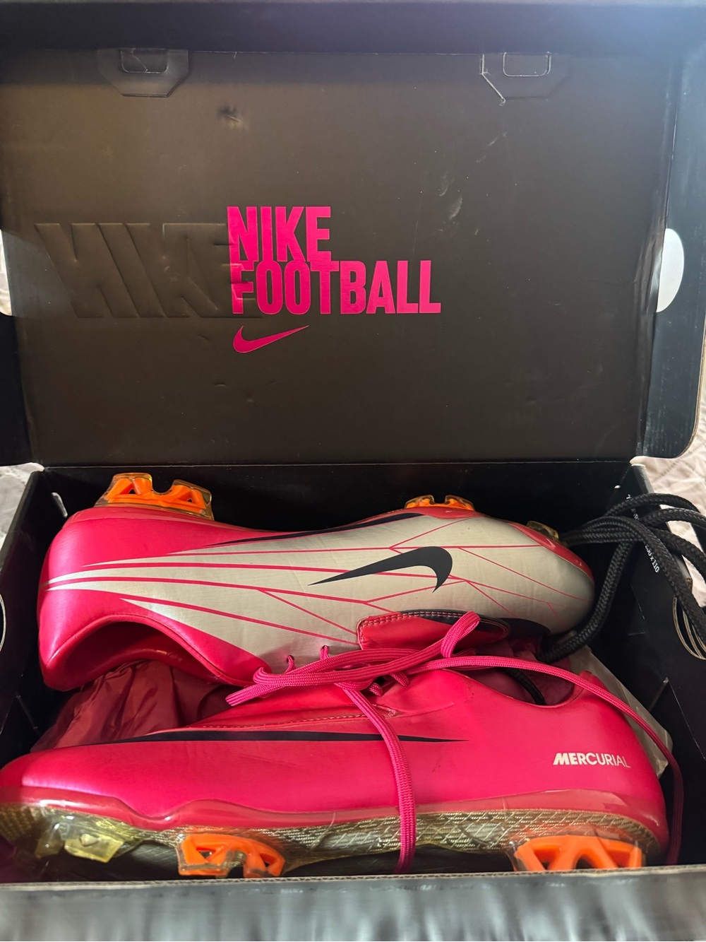 Nike mercurial vapor superfly VI voltage cherry soccer cleats FG size 10